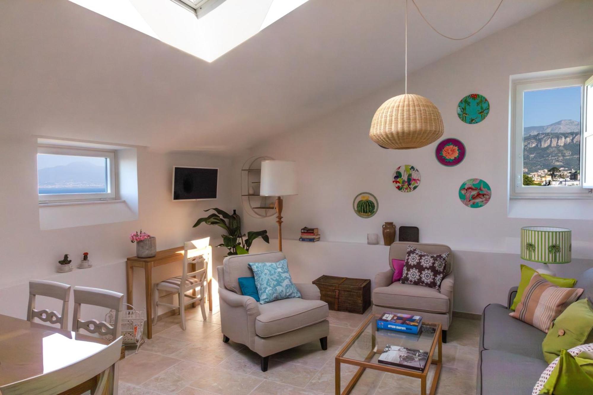 Tozzoli 'top' Floor Apartment Sorrento
